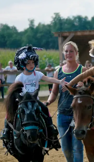 Pauline Dusch en animation poney